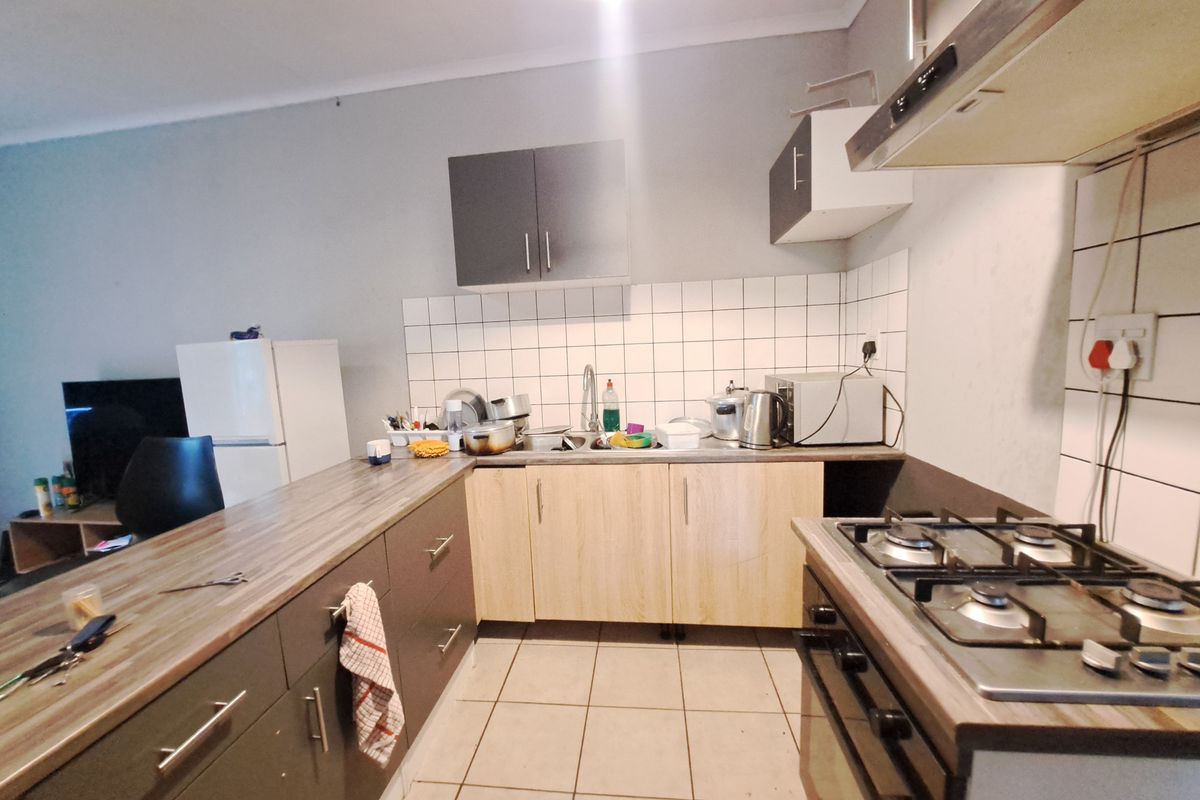 Cottage To Rent in Melville - Photo 3