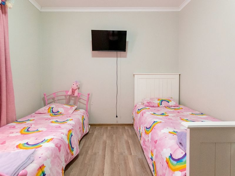 Spacious 3-Bedroom Face brick Home with Triple Garages Near the Berg River - Photo 10