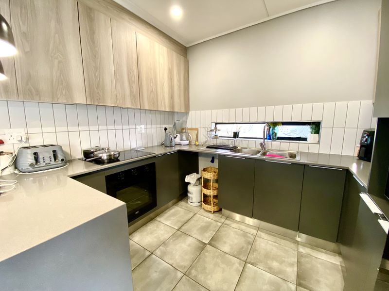 Modern 4-Bedroom House in Secure Estate Lotus Gardens – Perfect for a Family or Couple - Photo 3