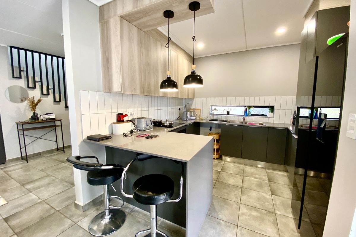 Modern 4-Bedroom House in Secure Estate Lotus Gardens – Perfect for a Family or Couple - Photo 2