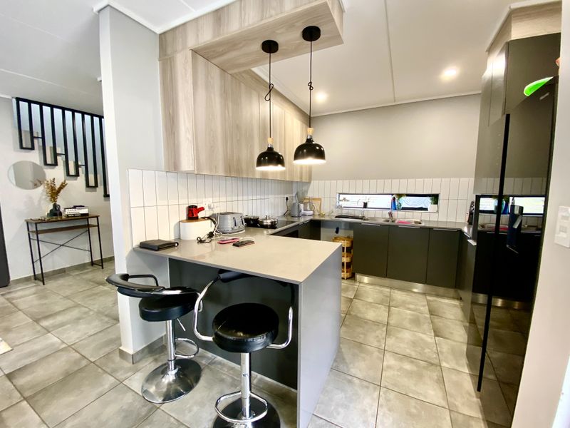 Modern 4-Bedroom House in Secure Estate Lotus Gardens – Perfect for a Family or Couple - Photo 2