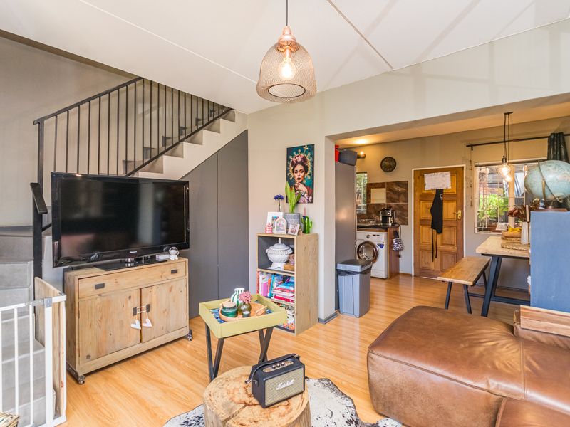 2 Bedroom Duplex for sale in die Hoewes - Photo 4