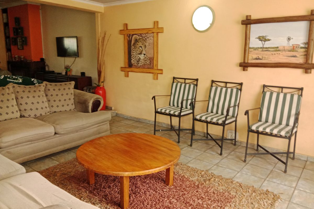 5 bedrooms 3 Bathrooms Alberton North - Photo 5