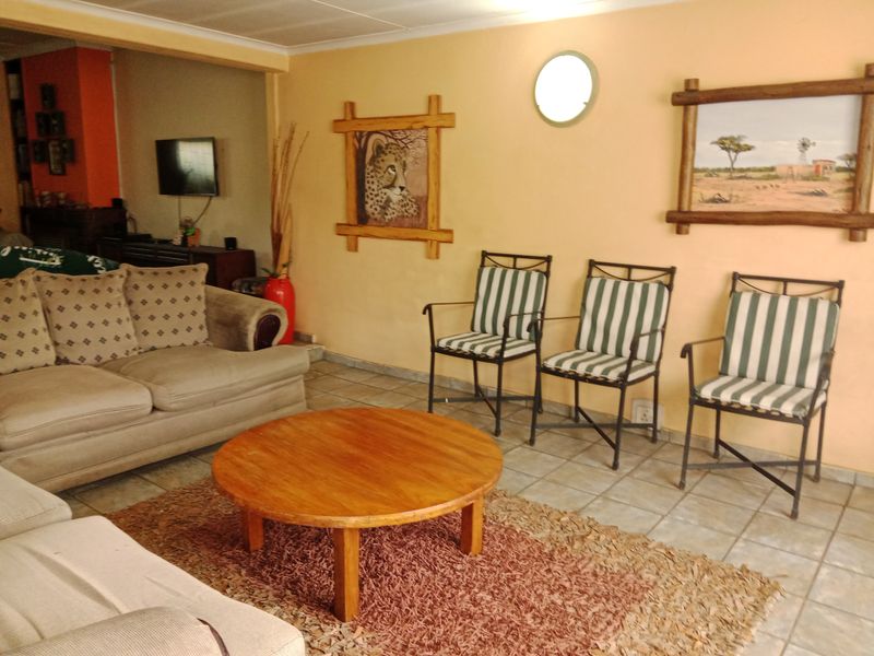 5 bedrooms 3 Bathrooms Alberton North - Photo 5