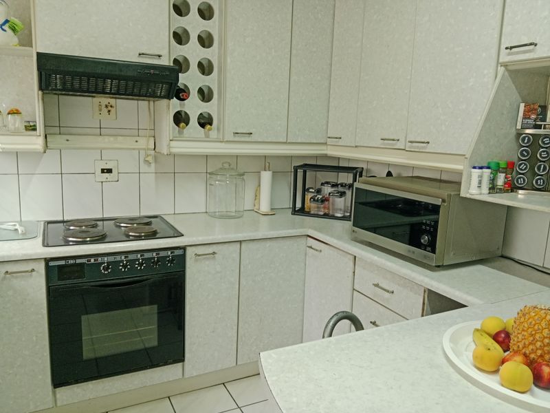 5 bedrooms 3 Bathrooms Alberton North - Photo 8