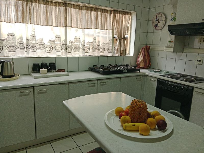 5 bedrooms 3 Bathrooms Alberton North - Photo 7