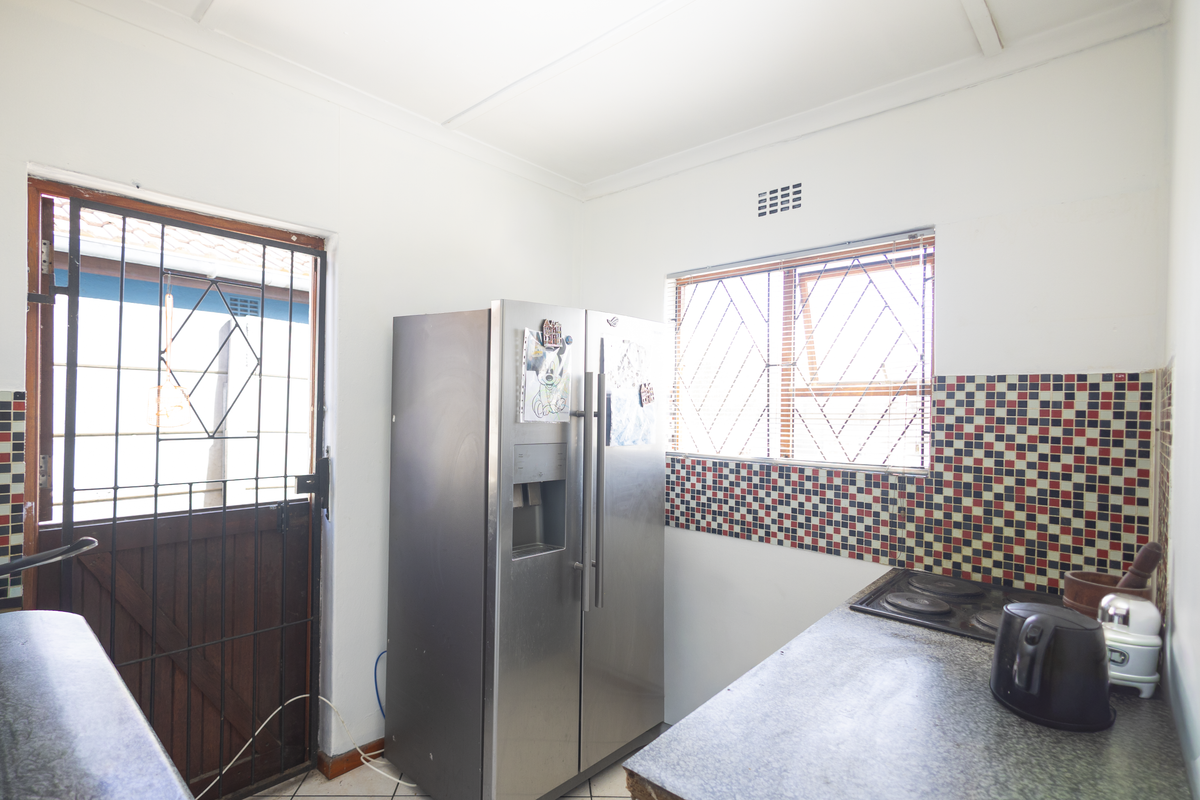 Charming 2-Bedroom Home for Sale in Highbury Park, Kuils River - Photo 3