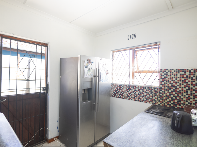 Charming 2-Bedroom Home for Sale in Highbury Park, Kuils River - Photo 3