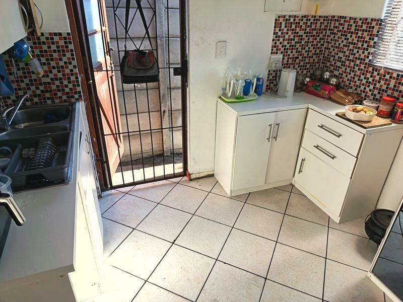 Delightful starter home - Photo 6