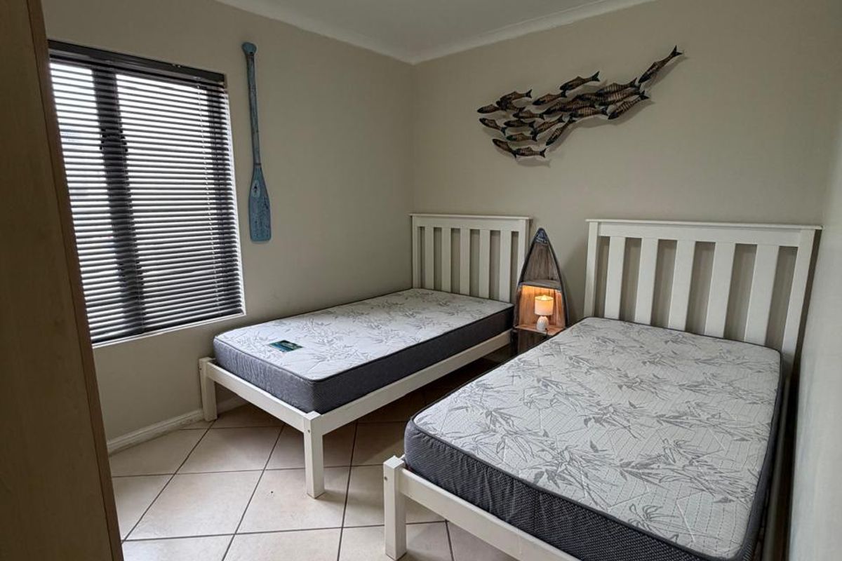 Charming 2-Bedroom Apartment in the Marina - Photo 5