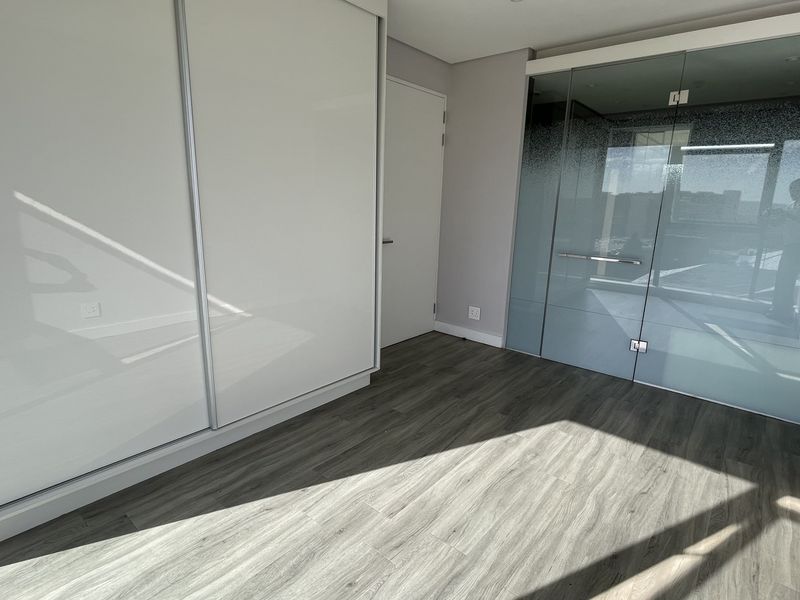 Bright & Stylish Urban Living in Park Central, Rosebank - Photo 9