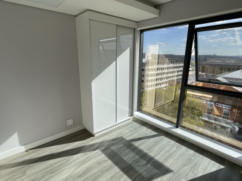 Bright & Stylish Urban Living in Park Central, Rosebank - Photo 8