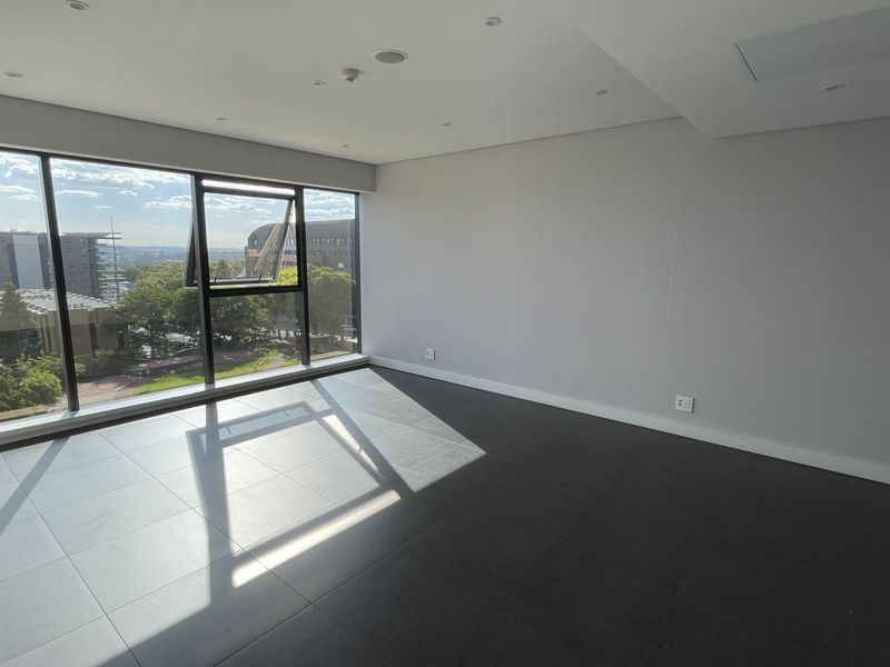 Bright & Stylish Urban Living in Park Central, Rosebank - Photo 4