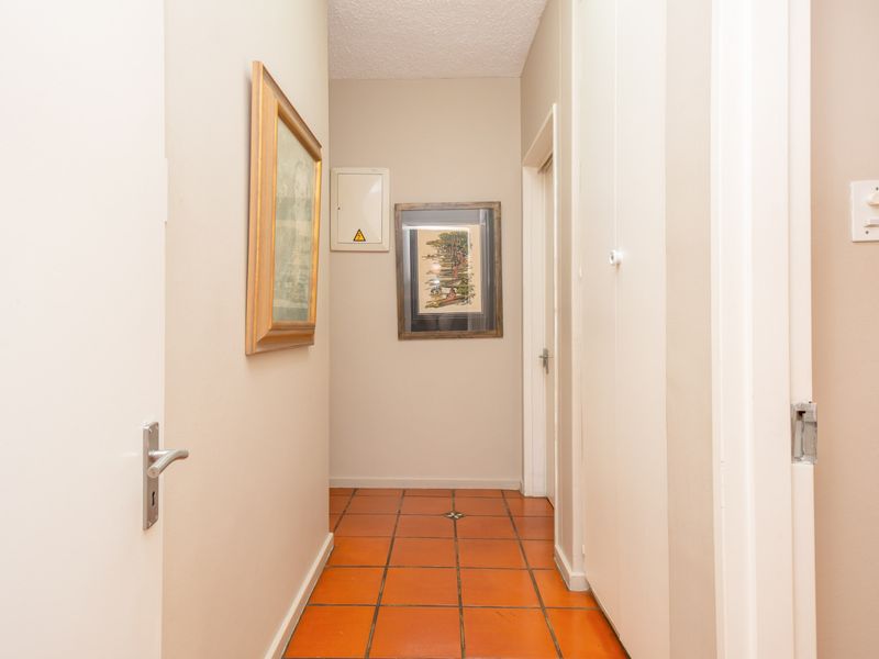 Elegant Fully Furnished 2 Bedroom Apartment on the 6th Floor – Prime Sandton Location - Photo 8