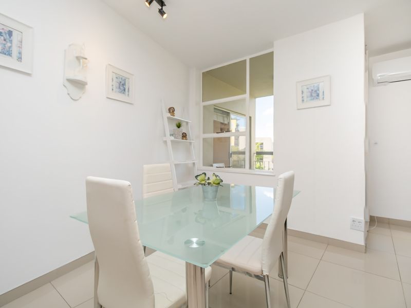 Elegant Fully Furnished 2 Bedroom Apartment on the 6th Floor – Prime Sandton Location - Photo 9