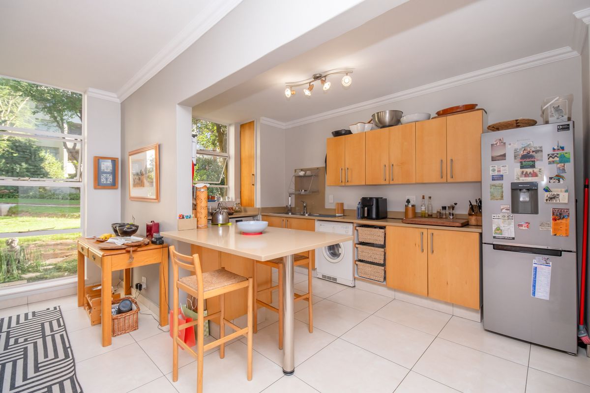 Ground Floor 3 Bedroom Apartment with Private Garden for Sale – Prime Sandton Location - Photo 5