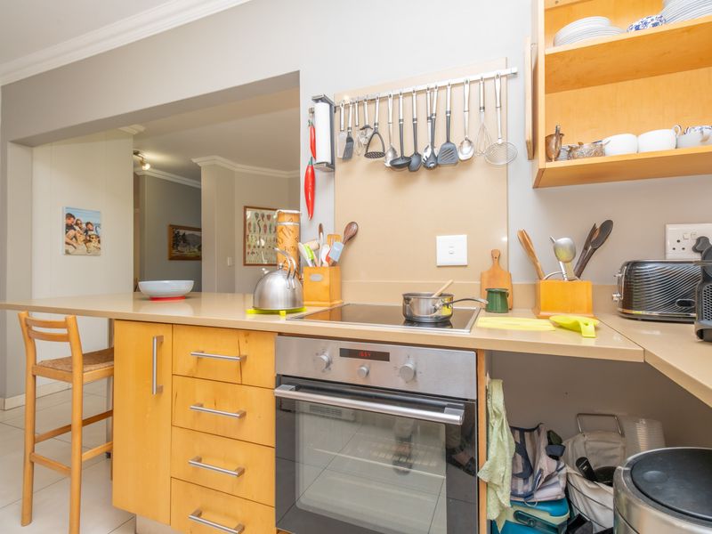 Ground Floor 3 Bedroom Apartment with Private Garden for Sale – Prime Sandton Location - Photo 9