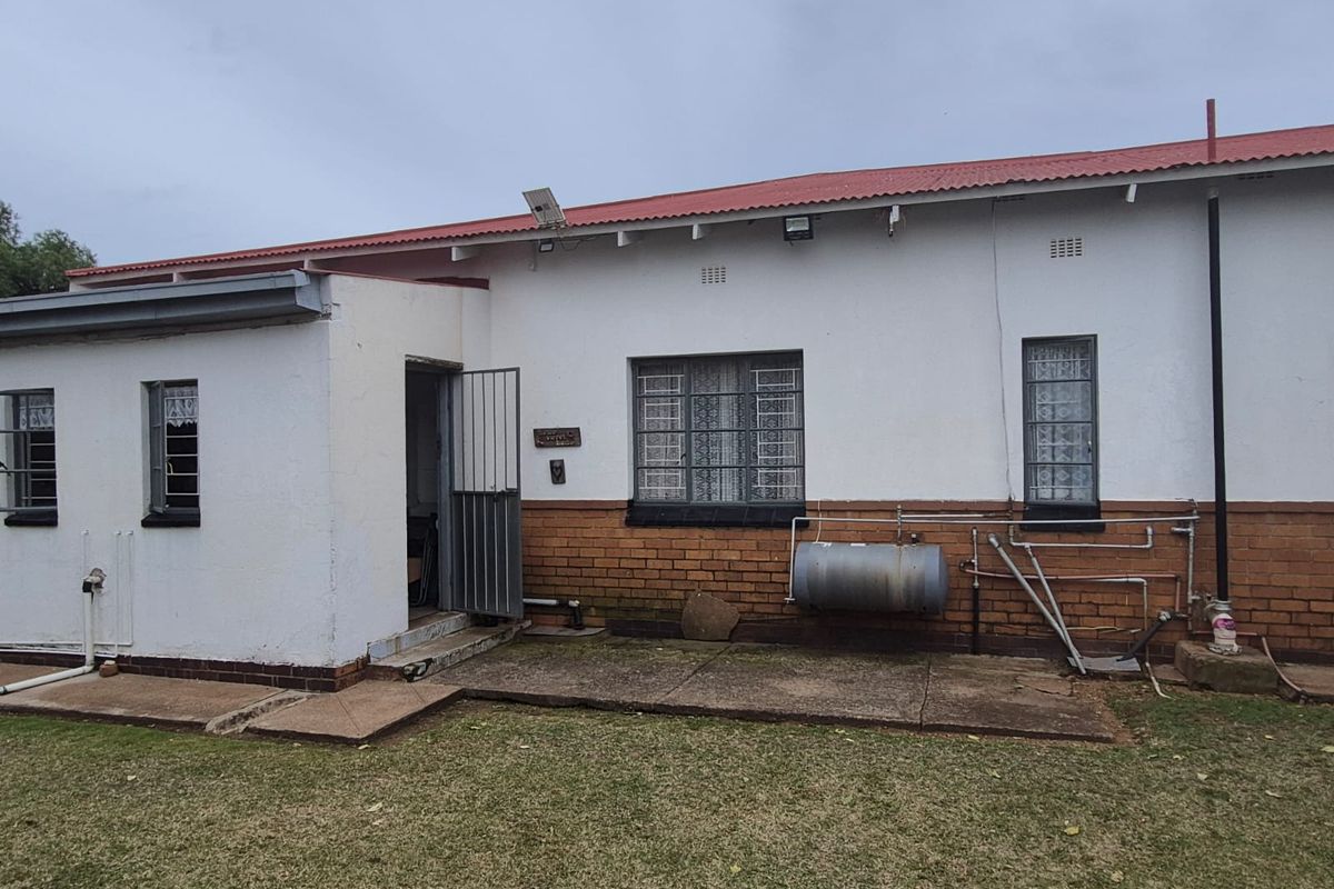 Classic Old Charm – A Perfect Start for First-Time Buyers or a Peaceful Retirement - Photo 5