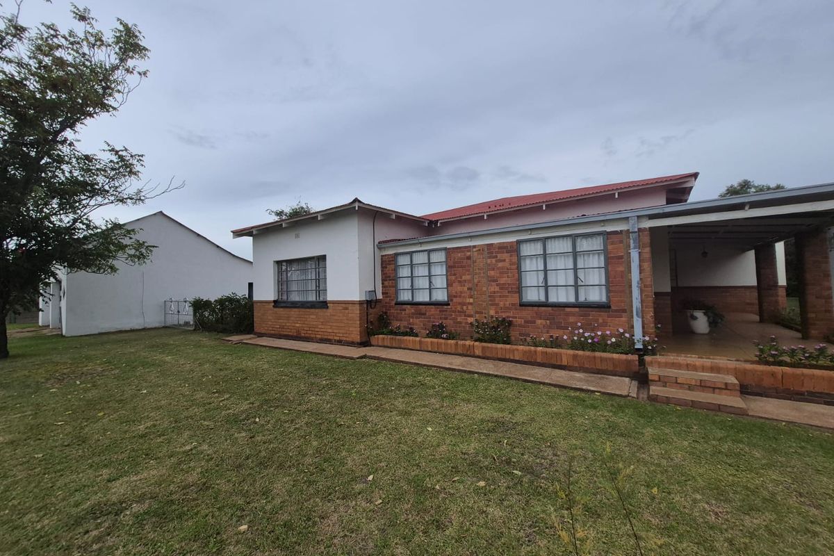 Classic Old Charm – A Perfect Start for First-Time Buyers or a Peaceful Retirement - Photo 2