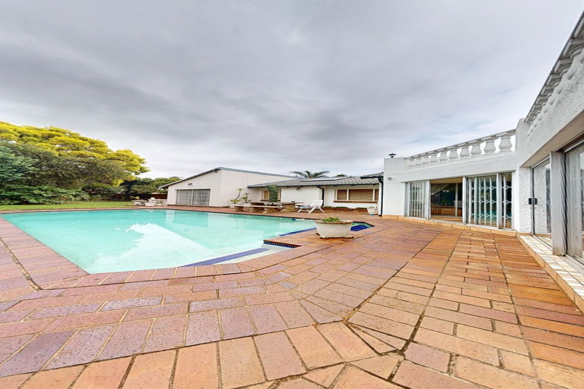 Beautiful Family Home in the Heart of Sunward Park - Photo 4