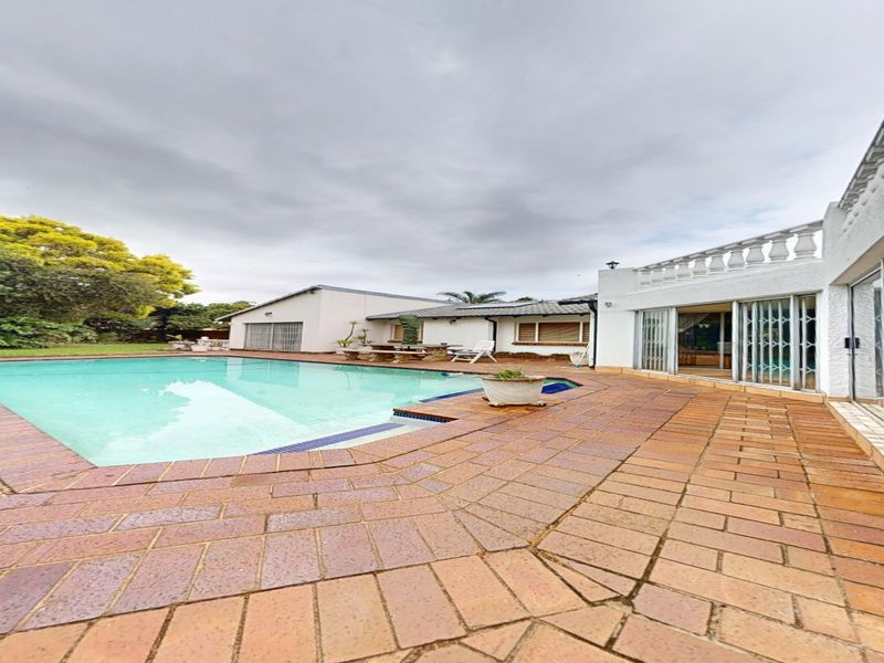 Beautiful Family Home in the Heart of Sunward Park - Photo 4