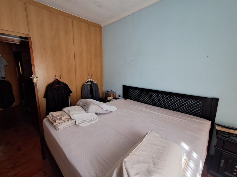 Property with Two Income-Generating Flats - Photo 10