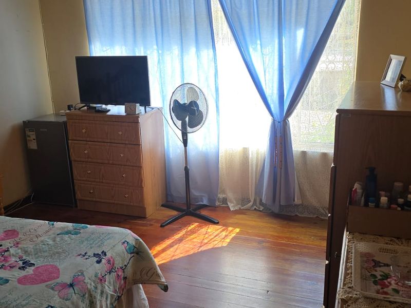 Property with Two Income-Generating Flats - Photo 8