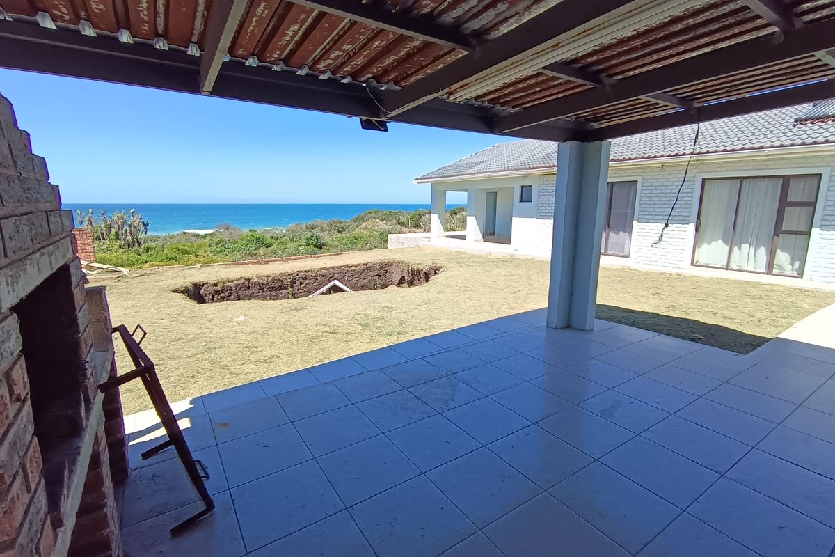 Stunning 7-Bedroom Family Home with Sea Views - Photo 3