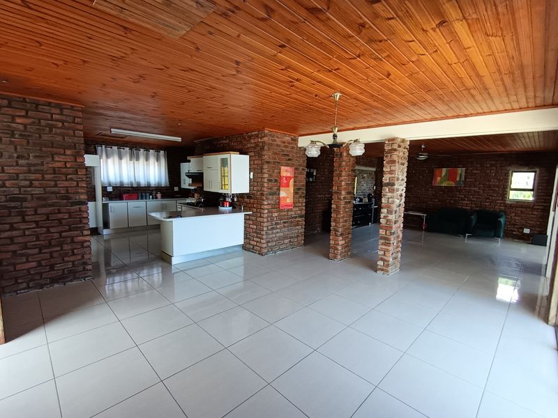 Stunning 7-Bedroom Family Home with Sea Views - Photo 6