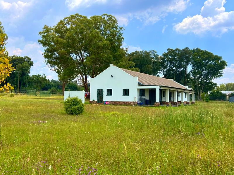 Premier Lifestyle & Investment Estate – 122ha Game Farm with Factories & Residence - Photo 8