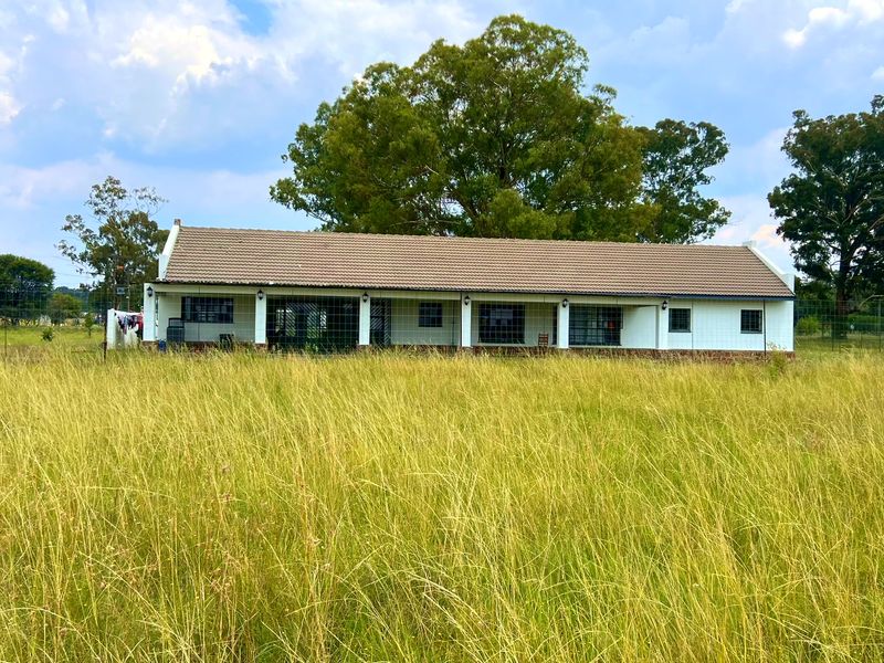 Premier Lifestyle & Investment Estate – 122ha Game Farm with Factories & Residence - Photo 7