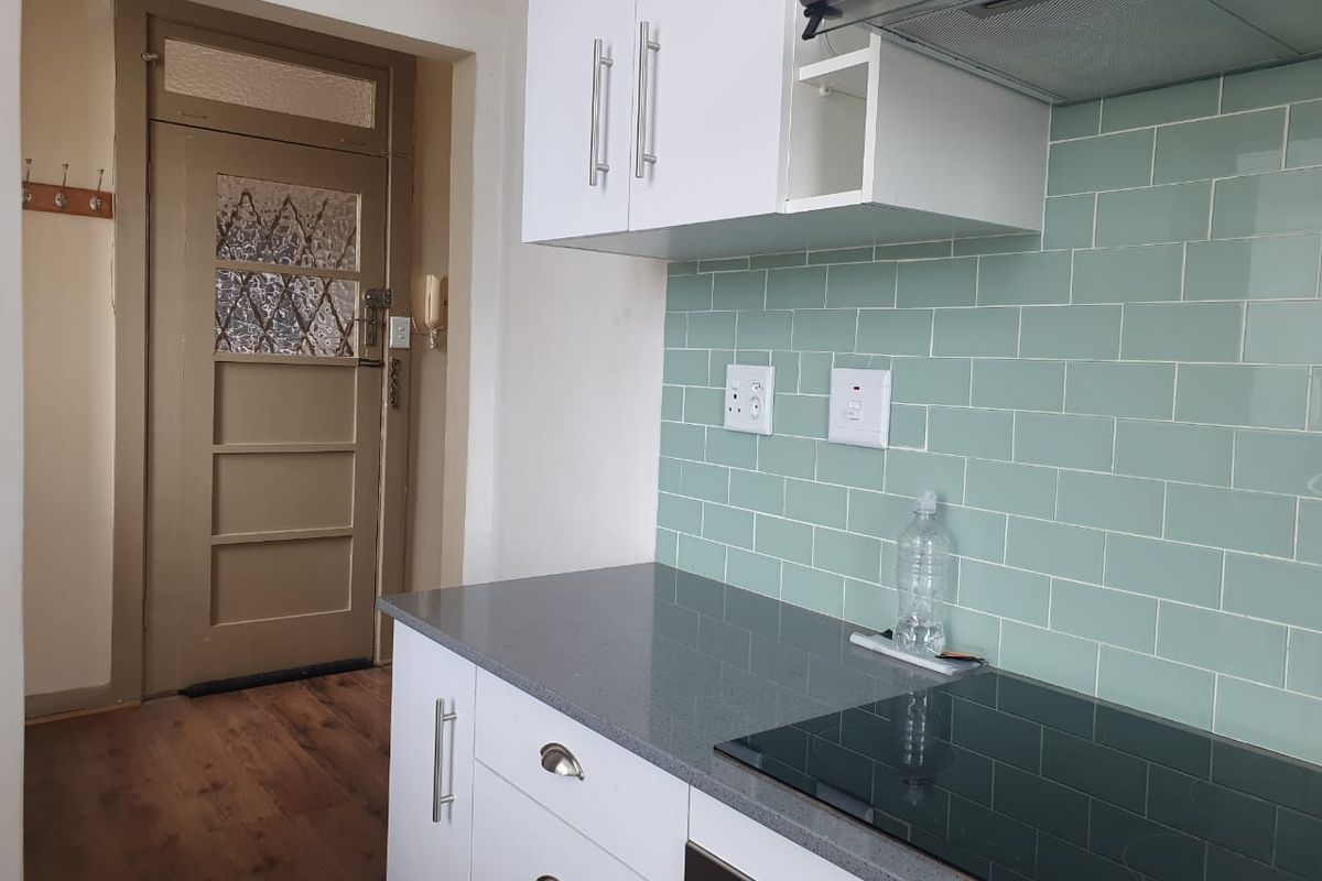 2 Bedroom Apartment - Photo 3