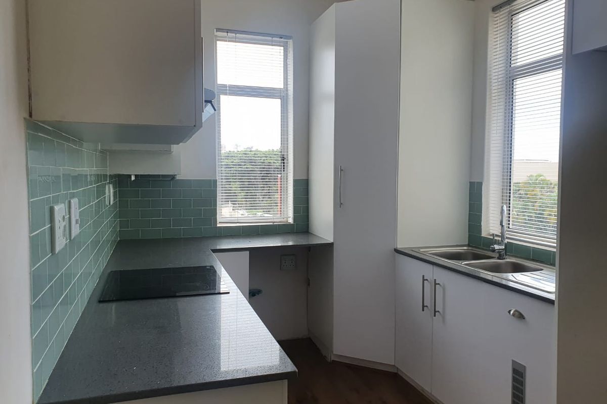 2 Bedroom Apartment - Photo 4