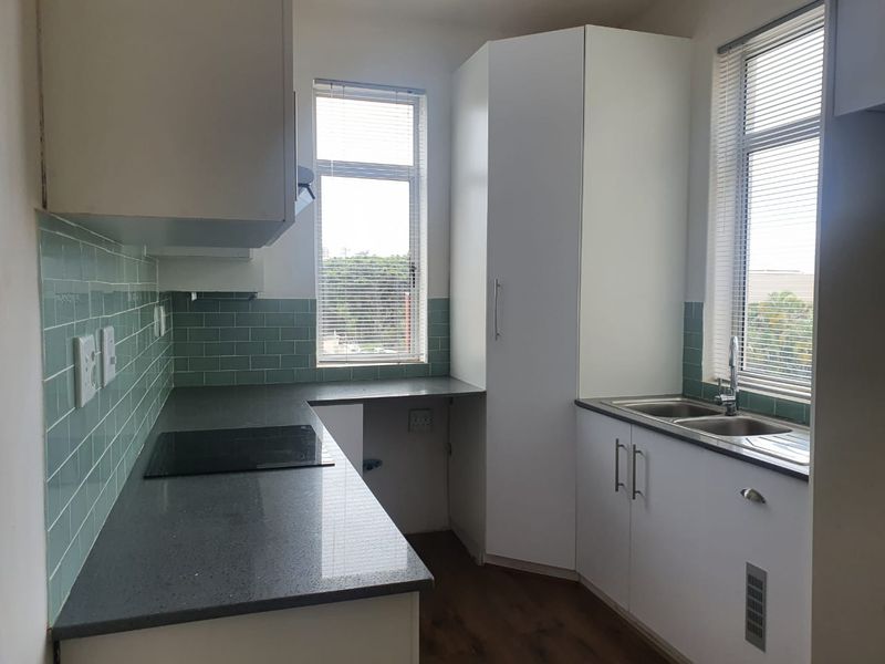 2 Bedroom Apartment - Photo 4