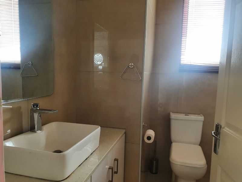 2 Bedroom Apartment - Photo 6