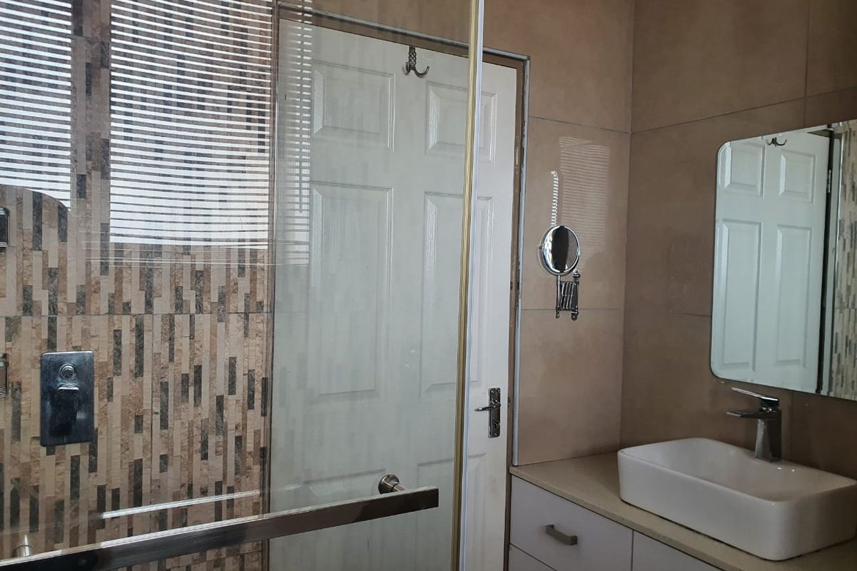 2 Bedroom Apartment - Photo 5