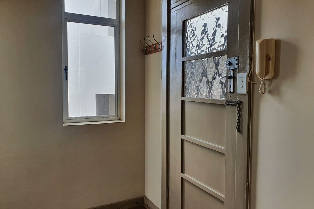 2 Bedroom Apartment - Photo 2