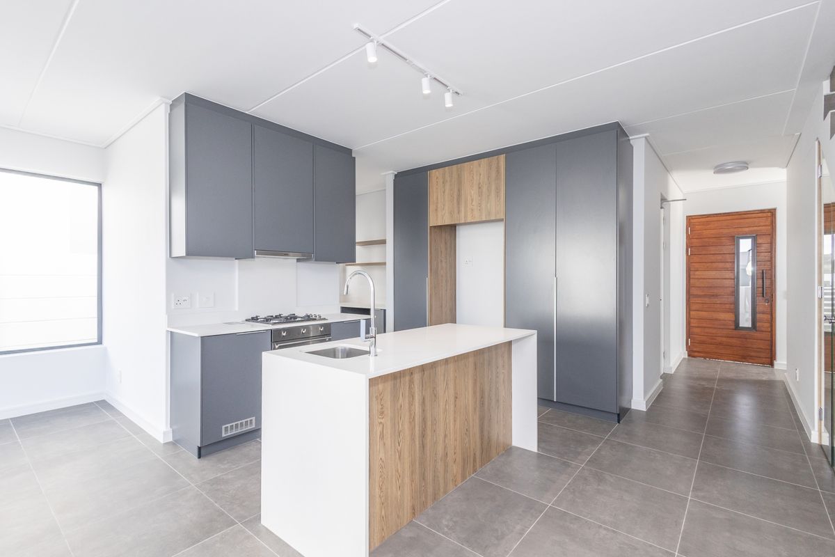 Modern 3-Bedroom House in Le Coste Estate - Photo 4