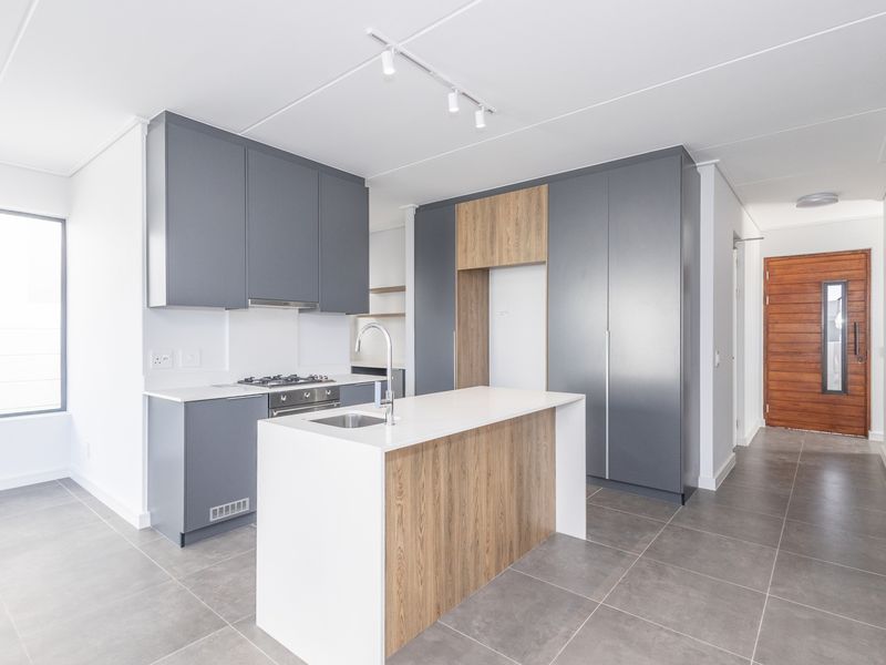 Modern 3-Bedroom House in Le Coste Estate - Photo 4