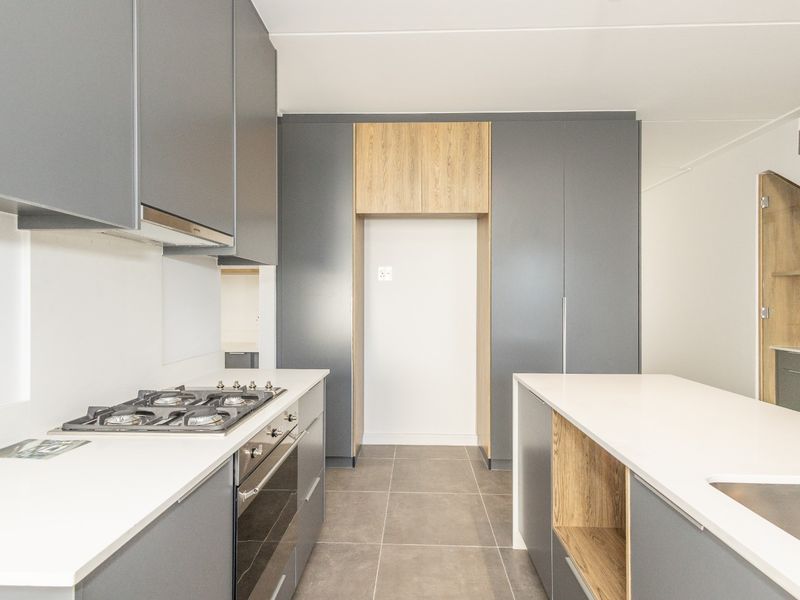 Modern 3-Bedroom House in Le Coste Estate - Photo 6