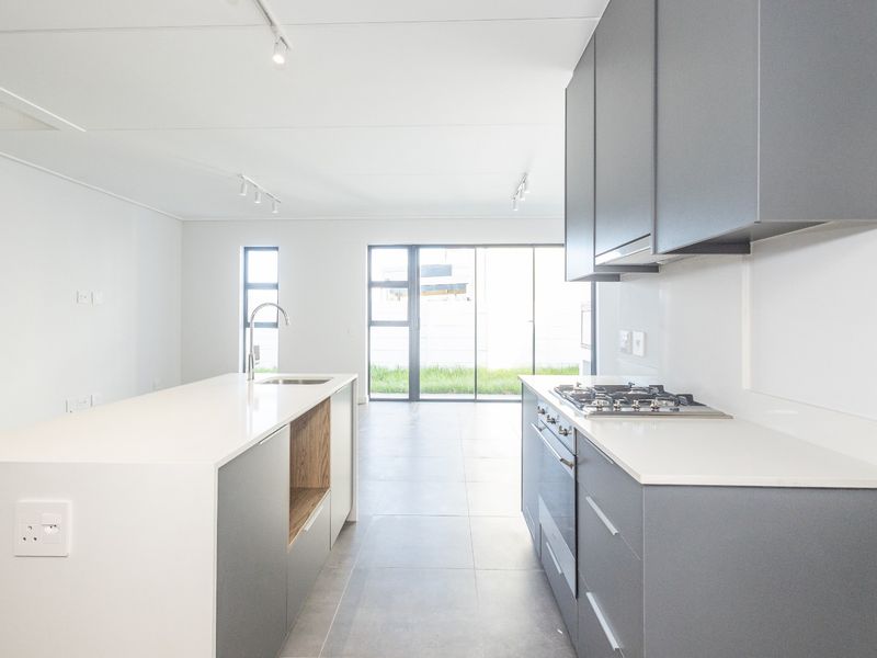 Modern 3-Bedroom House in Le Coste Estate - Photo 2