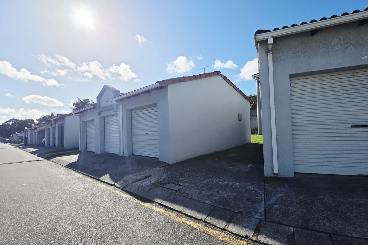 Comfortable Duplex in a Sought-After Area - Photo 2