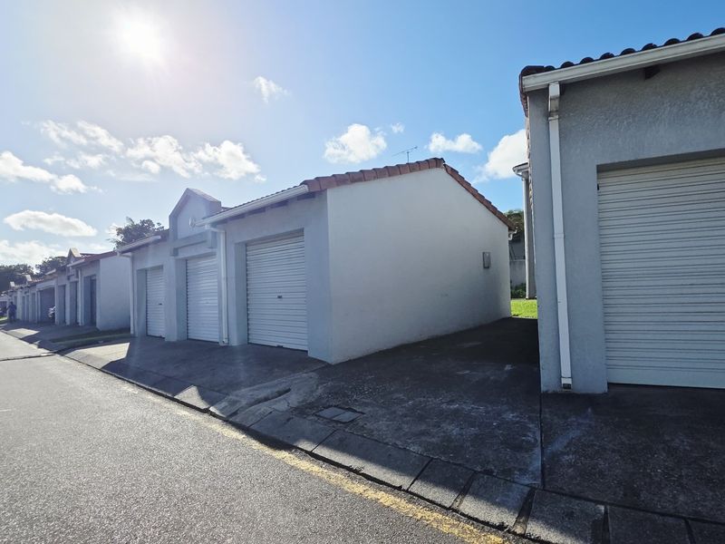 Comfortable Duplex in a Sought-After Area - Photo 2