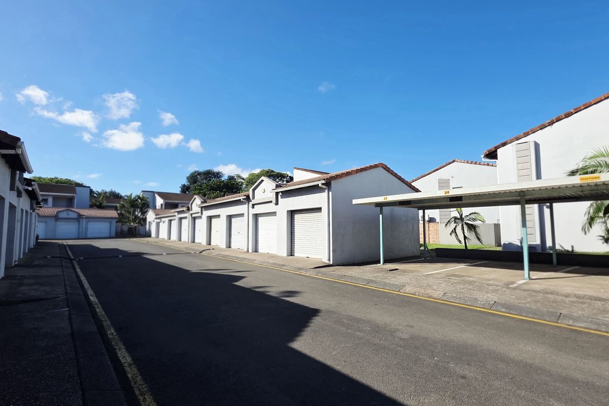 Comfortable Duplex in a Sought-After Area - Photo 3