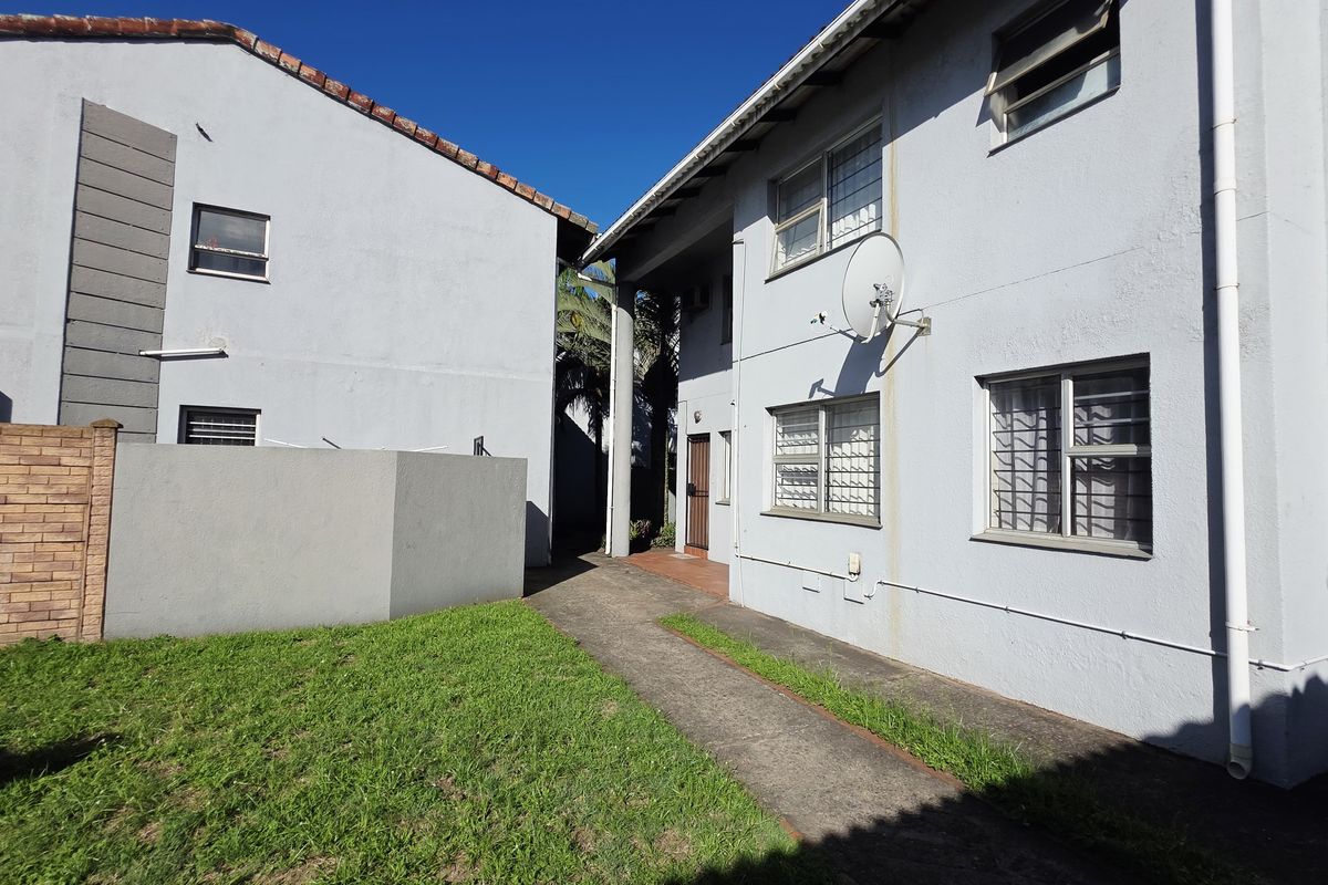 Comfortable Duplex in a Sought-After Area - Photo 4