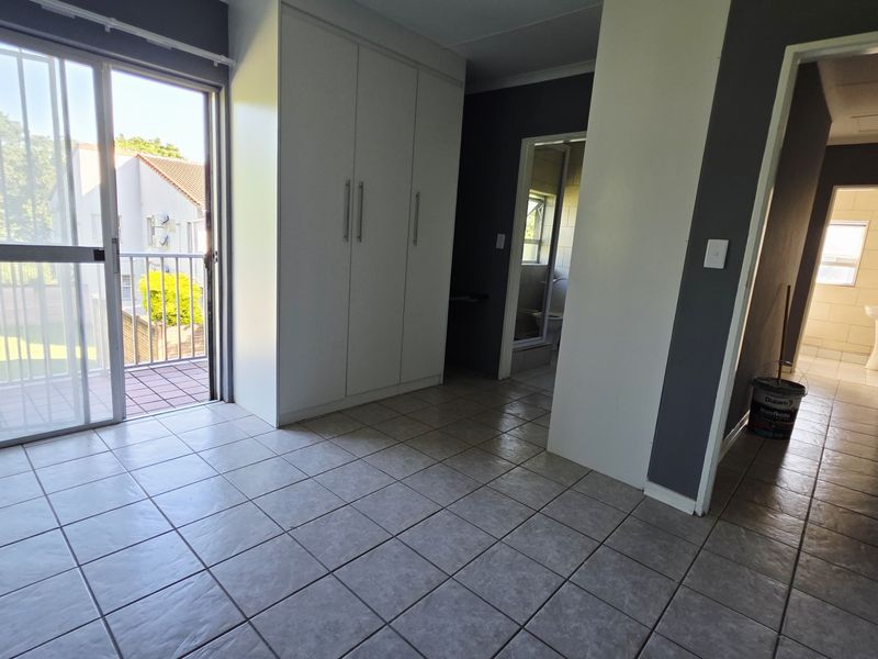 Comfortable Duplex in a Sought-After Area - Photo 7