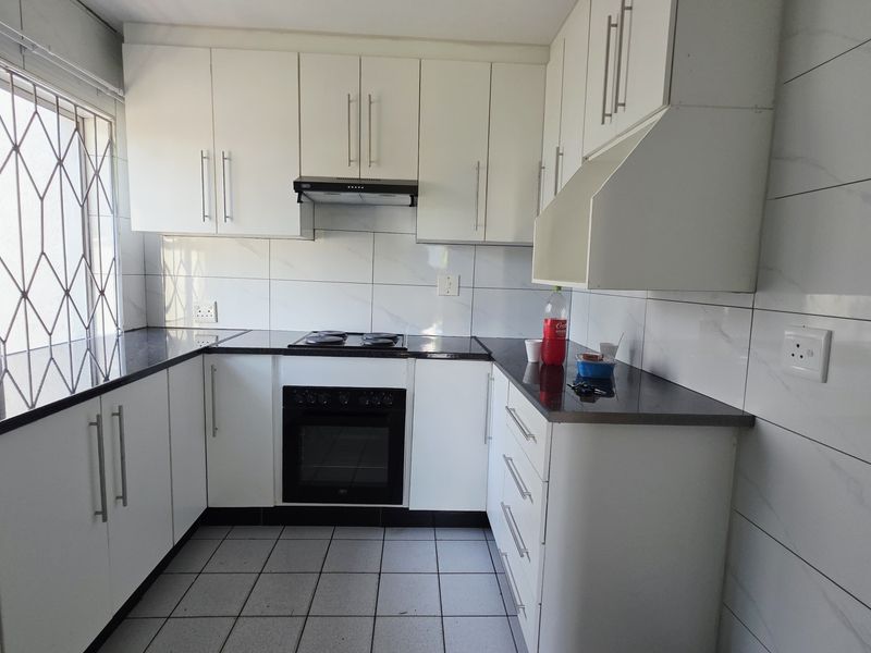 Comfortable Duplex in a Sought-After Area - Photo 6