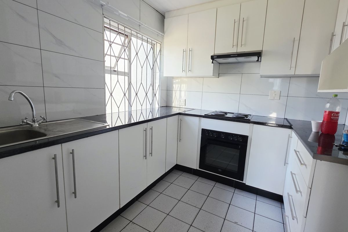 Comfortable Duplex in a Sought-After Area - Photo 5