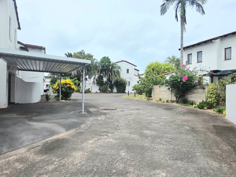 Neat Townhouse in Meer en See - Photo 3