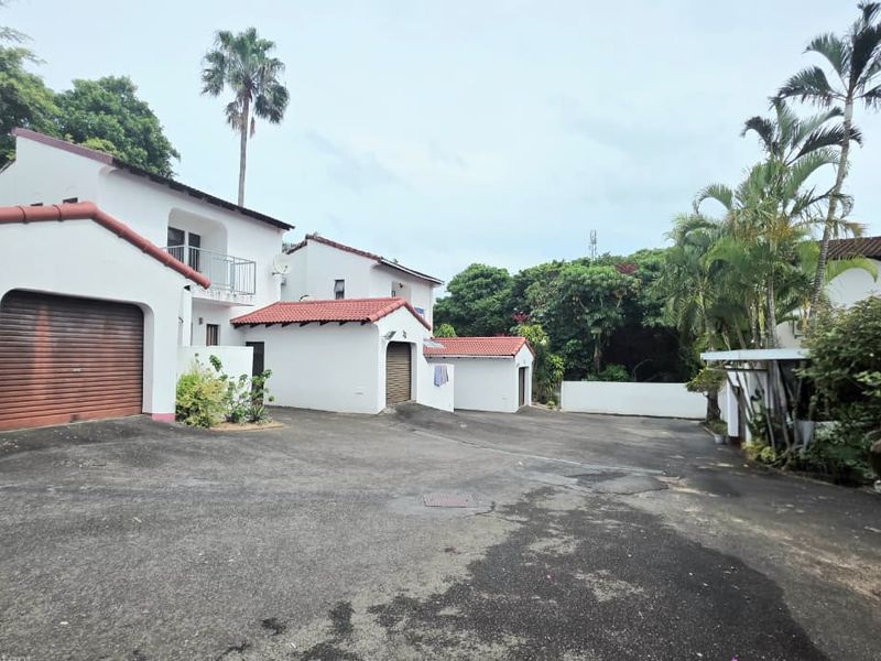 Neat Townhouse in Meer en See - Photo 2